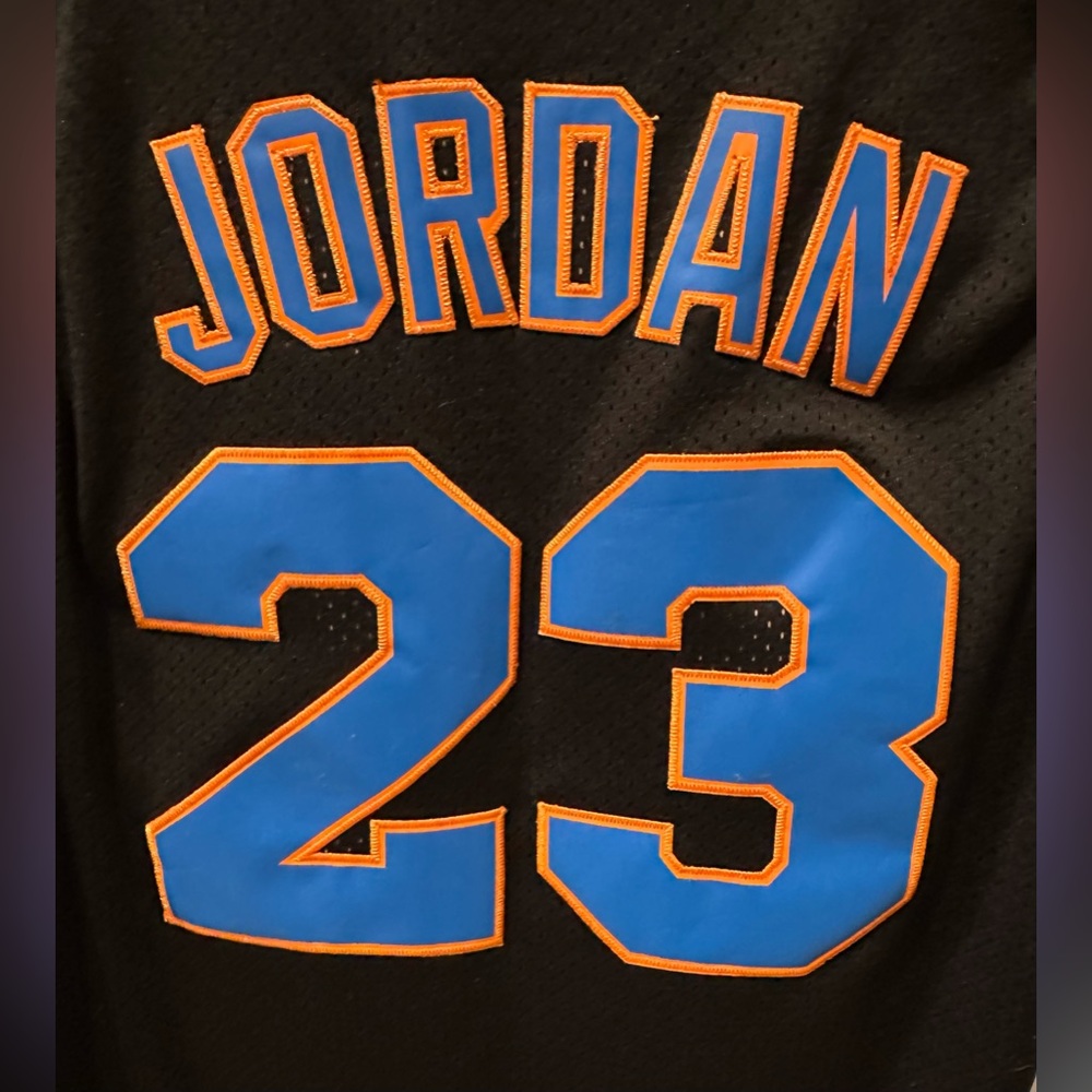 Michael Jordan #23 Tune Squad VTG Authentic Champion Black Jersey Size M in VGC - Picture 8 of 16